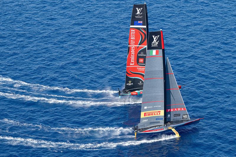 Emirates Team NZ turns inside Luna Rossa - Louis Vuitton Cup - Day 1 - Barcelona - August 29, 2024 photo copyright Ricardo Pinto / America's Cup taken at Real Club Nautico de Barcelona and featuring the AC75 class