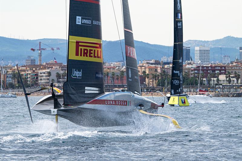 Luna Rossa Prada Pirelli vs. Orient Express Racing Team on Louis Vuitton Cup Round Robin Day 6 photo copyright Ricardo Pinto / America's Cup taken at  and featuring the AC75 class