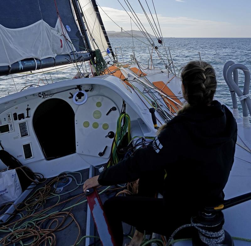 Elizabeth Tucker helming First Light - photo © Alvaro Sanchis