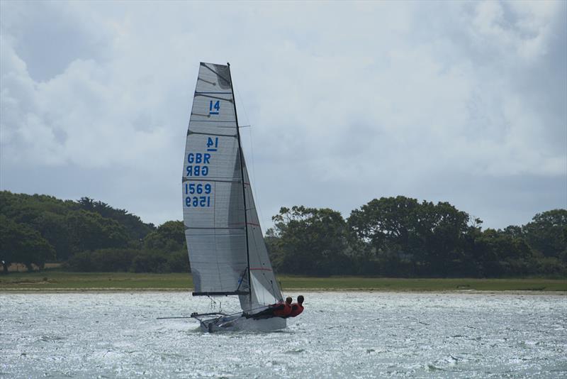 International 14 Gallon Trophy - photo © Ben Willis