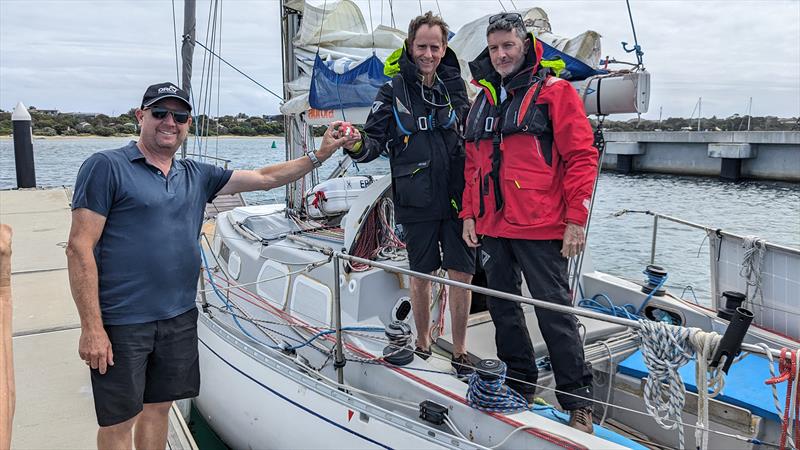 Duty Race Director David Schuller (left) with Curious Roo crew, Neil McKinley (middle) and Peter Garrett (right) Roo - photo © M2O Media