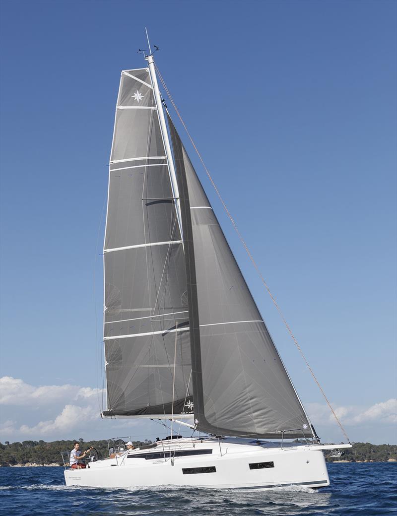 Jeanneau Sun Odyssey 350 and the sporty fat head main - photo © Gilles Martin-Raget