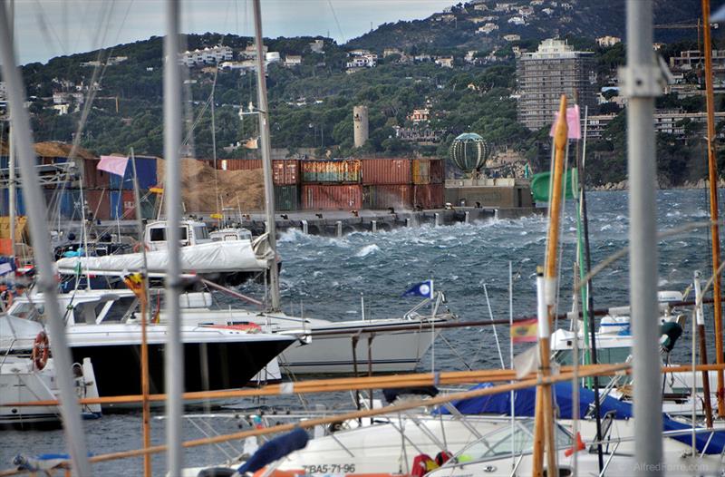 No racing possible on day 3 of the 38th GAES Christmas Race in Palamós photo copyright Alfred Farre / www.alfredfarre.com taken at Club de Vela Palamos