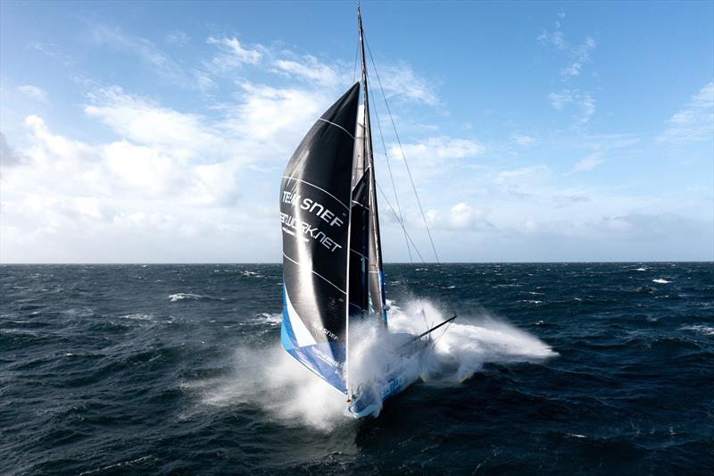 Teamwork - Team Snef - 10th Vendée Globe - photo © Gauthier Lebec